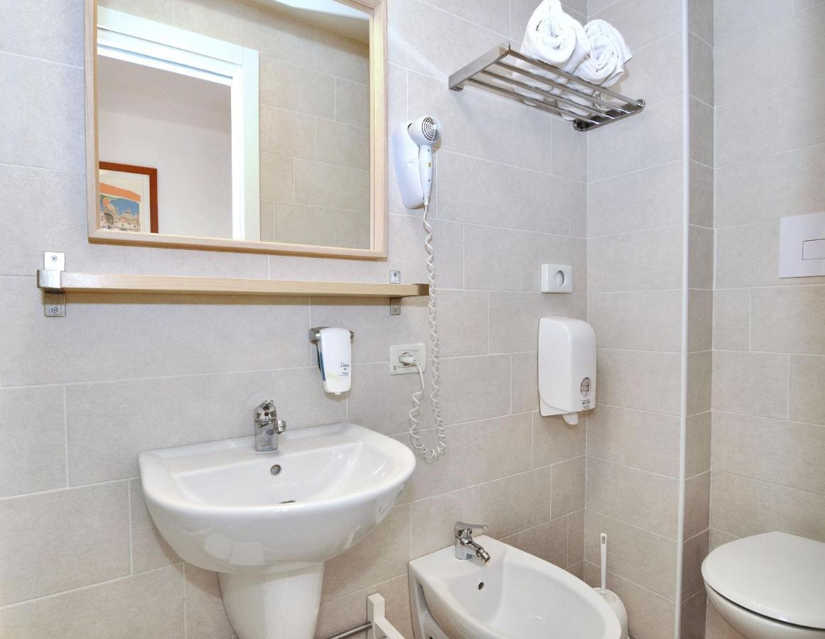 Hotel Nederland Caorle Luaran gambar