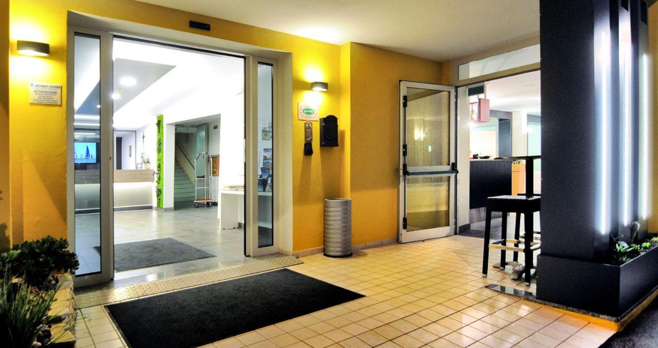 Hotel Nederland Caorle Luaran gambar
