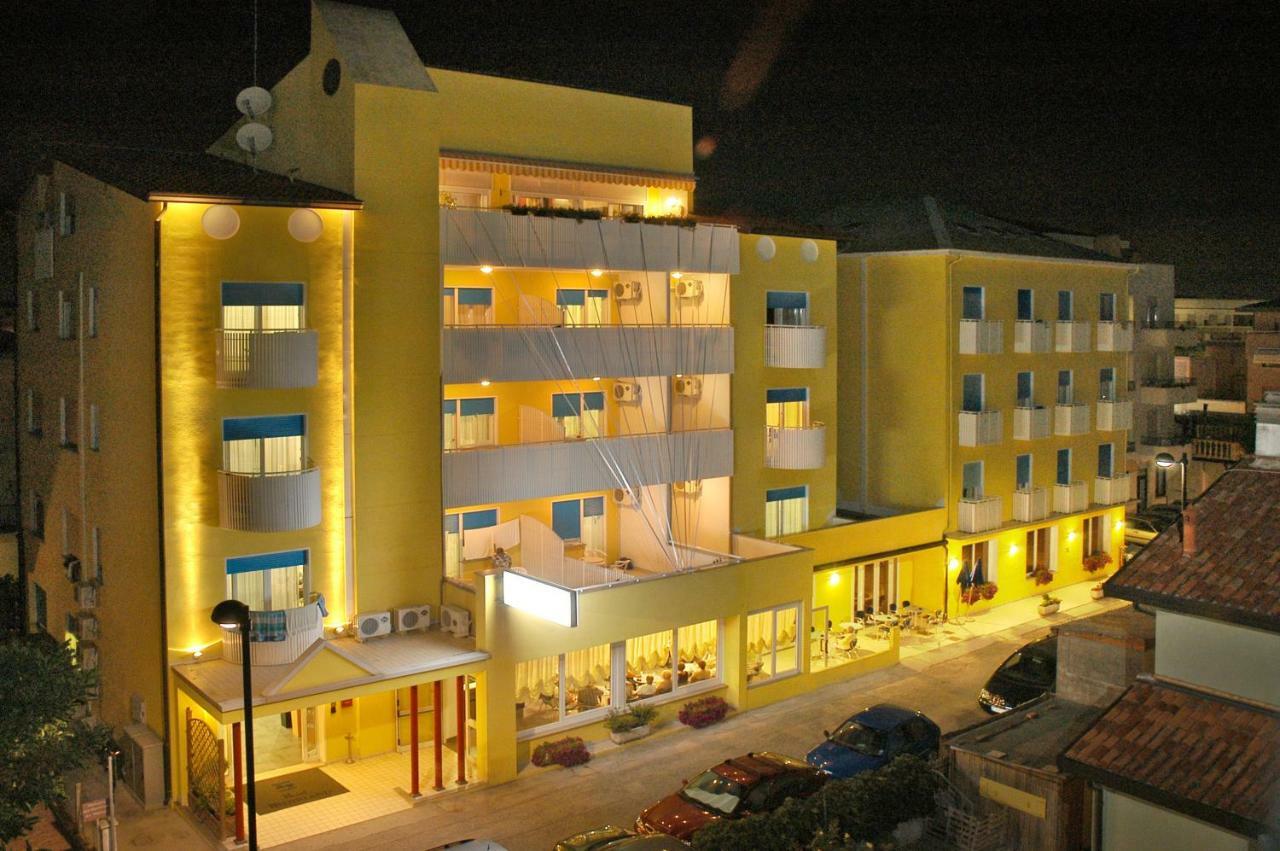 Hotel Nederland Caorle Luaran gambar
